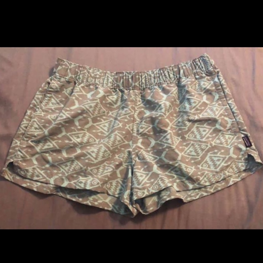 Patagonia Barely Baggie shorts
